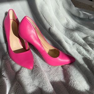 Le chateau pink heels